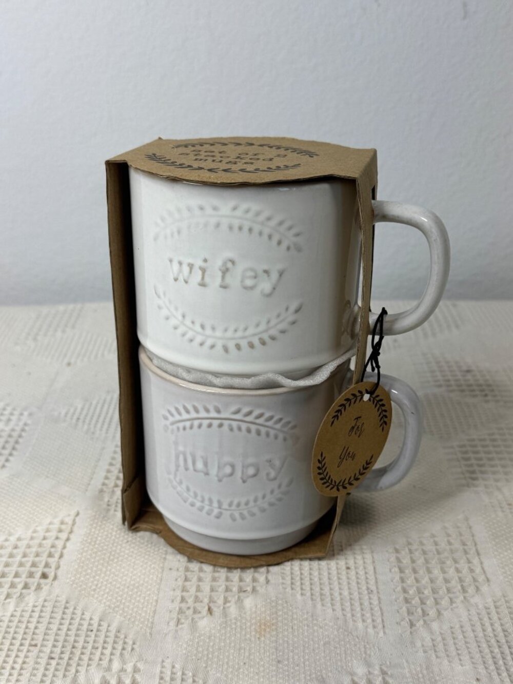 Wifey & Hubby Embossed Ceramic Mug Set In Gift Packaging Couples Drinkware NIB